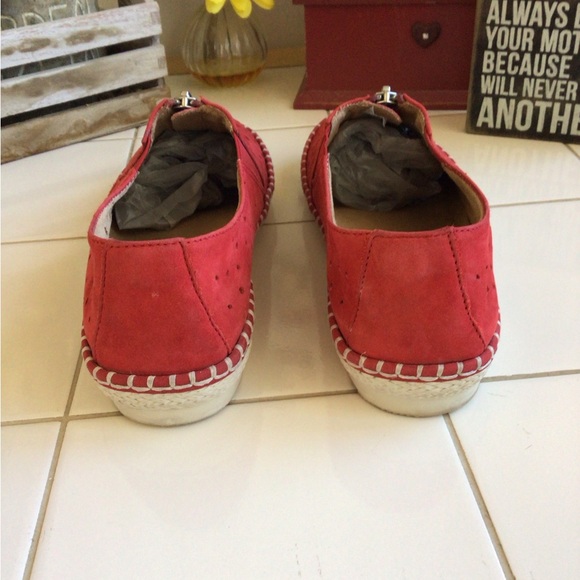 ‘Earth” Callisto Leather Slip-Ons - Picture 5 of 8